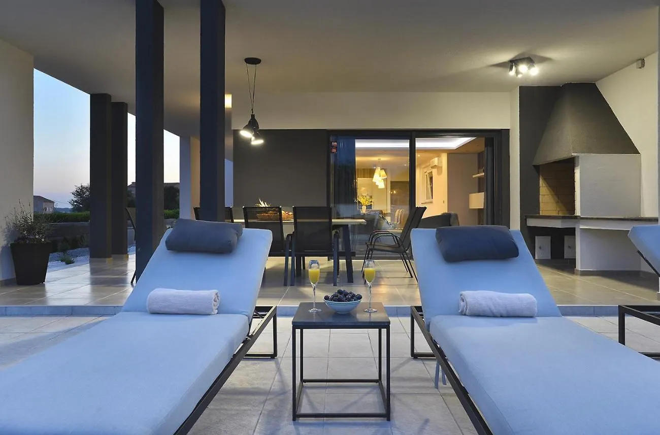 Villa Una In Pula With Heated Pool And Whirlpool 0*,  Hırvatistan