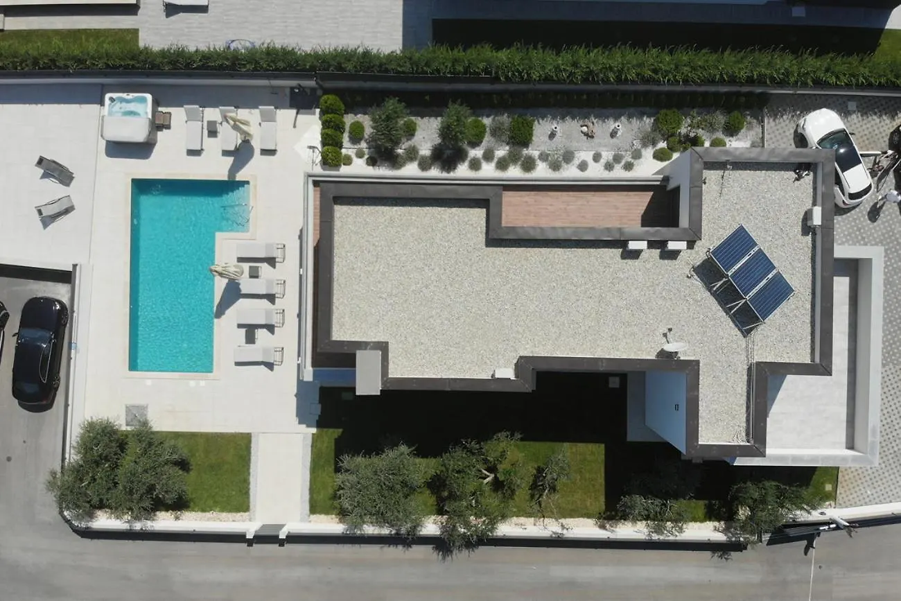 Villa Una In Pula With Heated Pool And Whirlpool